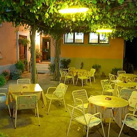 Florida House فندق مبيت وإفطار 3*